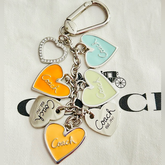💰SOLD💰NWOT Coach 1941 Heart Keychain - Picture 3 of 10